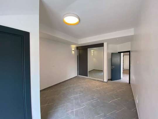 Magnifique appartement F4 à louer au Point E image 8