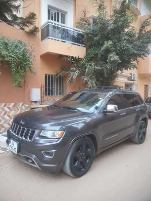 Jeep grand cherokee overland image 4