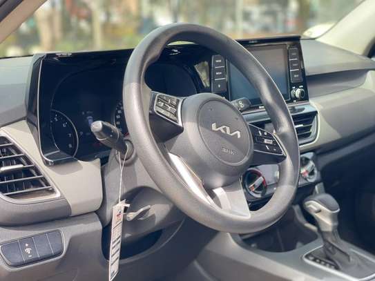 Kia Sportage SUV gris polyvalent confort et sécurité image 5