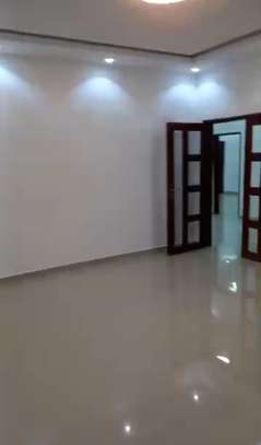 Bel appartement F4 neuf de 200 m2 sortie 10 Autoroute image 2