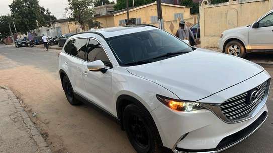 Mazda CX-5 SUV blanc spacieux et performant image 4