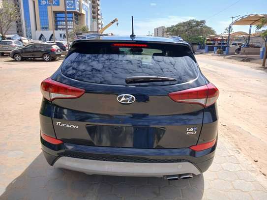Hyundai tucson 2017 image 6