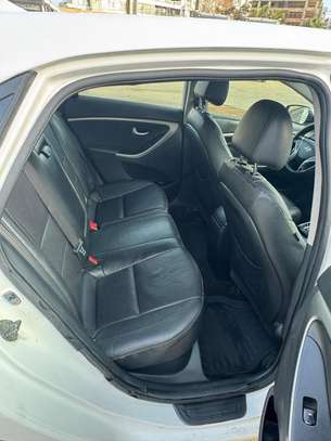 Hyundai elentra Gt année 2013 full option image 7