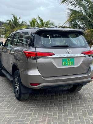 Toyota Fortuner 2017 image 3