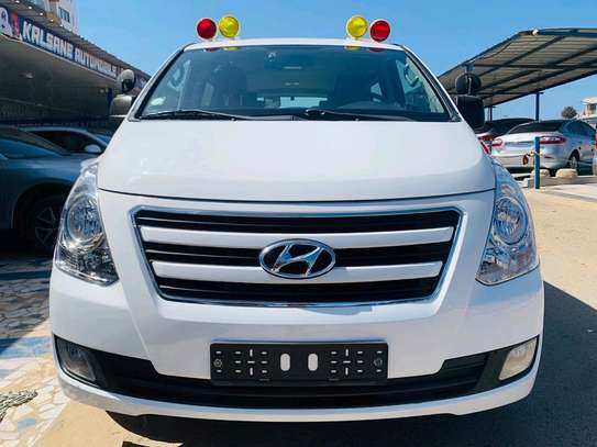 Hyundai starex  12 place 2017 image 1