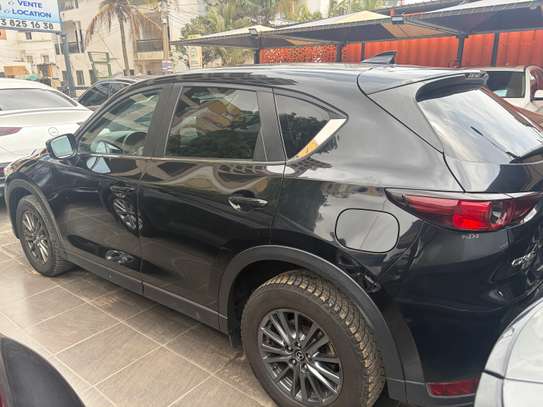 Mazda CX-5  2019 SUV noir spacieux confort et sécurité image 4