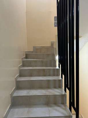 Villa R+2 à louer à la cité Alioune Sow image 12