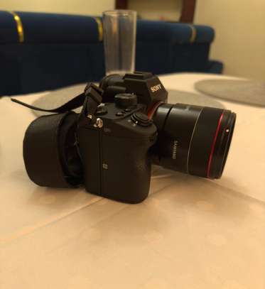 Sony A7iii + Samyang 75mm F1.8 casi neuf image 1