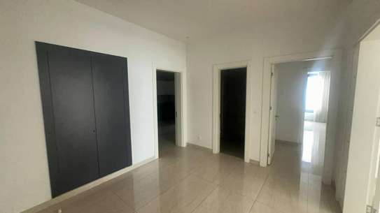 F4 moderne Route king Fahd Almadies image 10