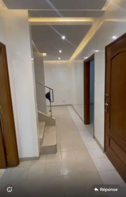 UNE VILLA WN DUPLEX image 3
