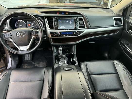 Toyota highlander image 6