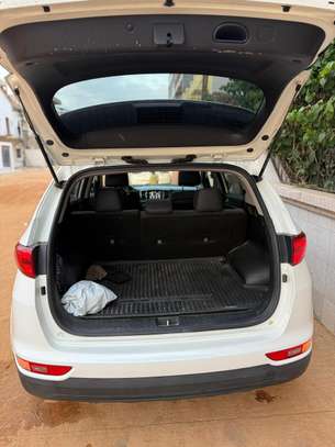 Kia Sportage automatic image 5