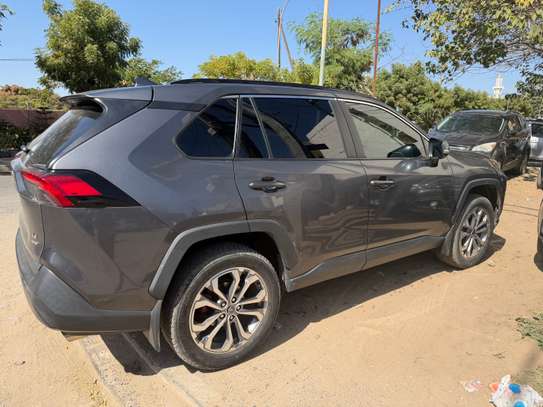 Toyota Rav4 2019 image 5