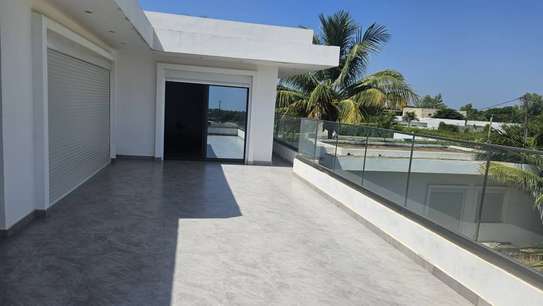 Magnifique villa avec piscine a Nguéring image 3