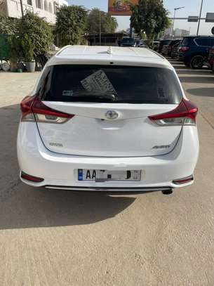 Yoyota auris 2016 image 5