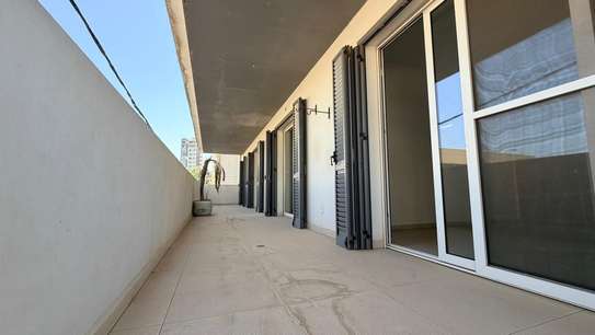 Appartement centre-ville spacieux avec balcon et vue image 3