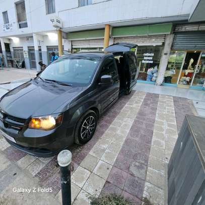Avant dodge caravane 217 image 1