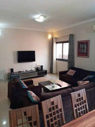 Mermoz deux chambres salon à louer image 3