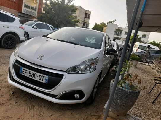 Peugeot 208 image 2