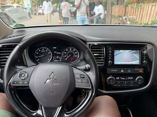 MITSUBISHI OUTLANDER 2017 image 4
