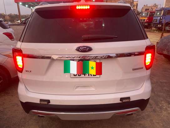 Ford Explorer xlt image 9
