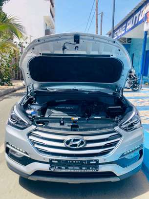 Hyundai santafe 2017 4x4 image 10