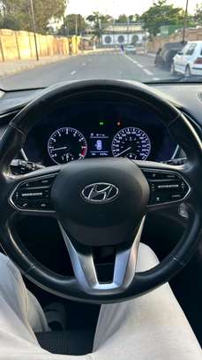 Hyundai Santafe htrac 2019 automatique essence 4×4 image 3