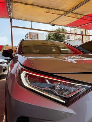 Toyota Rav4 Hybrid image 9