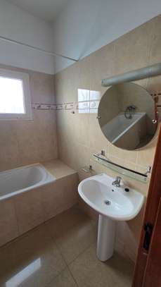 Villa R+1 de 250m², TF, Sipres Mermoz image 6