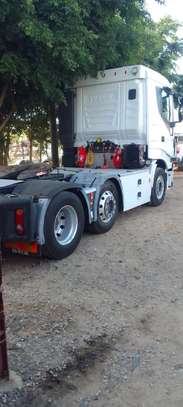 CAMION 10 ROUES MARQUE IVECO DIESEL image 4
