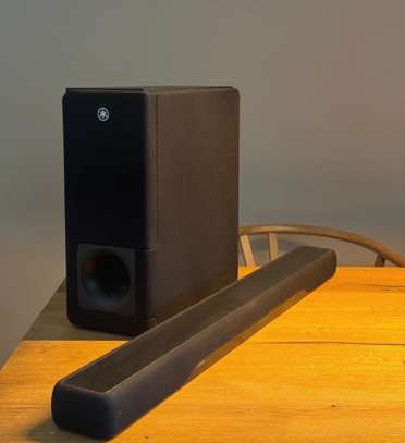 Barre de Son Yamaha YAS-207 – Son Immersif et Design Élégant image 2