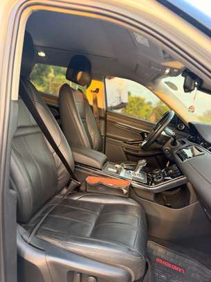 RANGE ROVER EVOQUE 2021 ESSENCE image 11