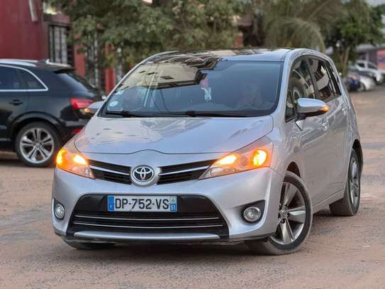 Toyota verso 7 place 2016 image 2