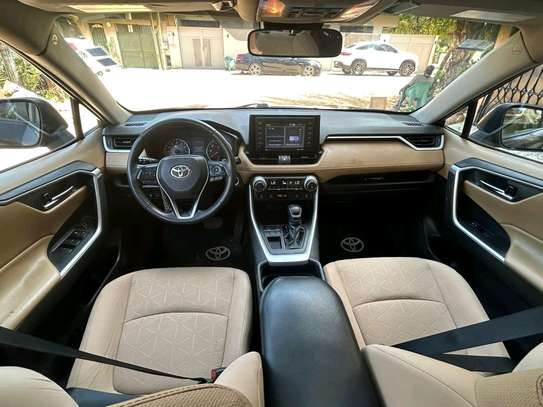 Toyota RAV4 2020 image 4