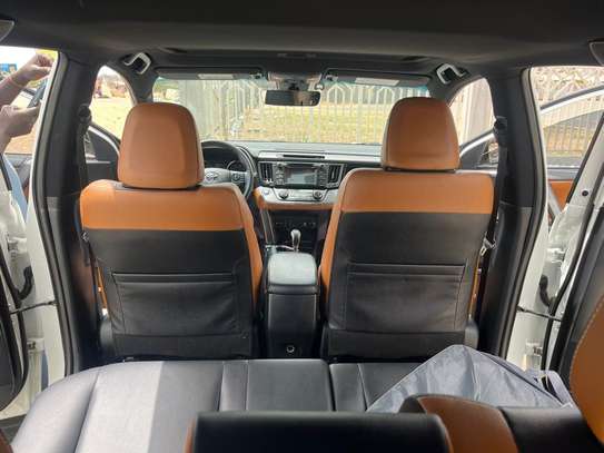 Toyota RAV4 2018 Full Option image 5