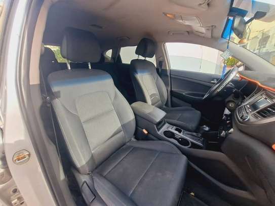 Hyundai Tucson image 4