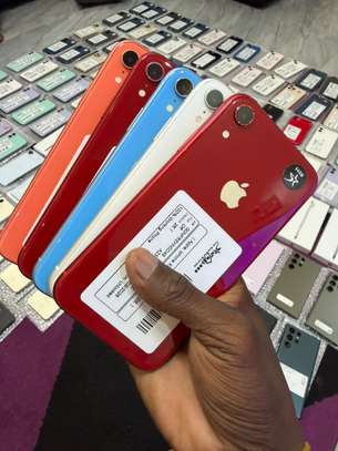 IPHONE XR  64go image 2