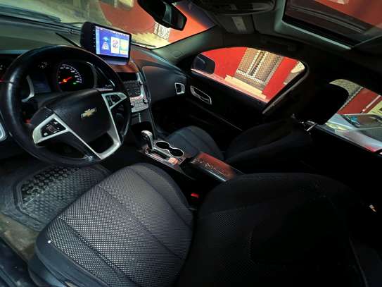 Chevrolet SUV blanc spacieux et confortable image 5