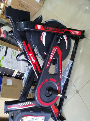 Vélo D'intérieur Vélo Stationnaire avec Écran LCD image 4