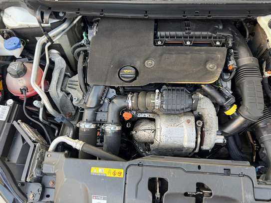 Peugeot 308 2016 image 10