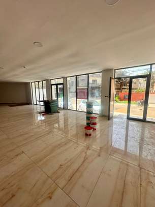 SHOWROOM 180m2 A NGOR image 3