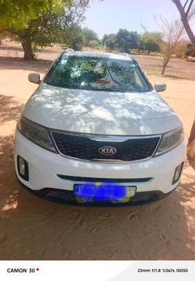 Kia Sorento SUV blanc spacieux prêt à rouler image 2