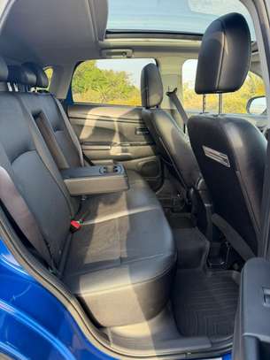 Mitsubishi outlander limited image 5