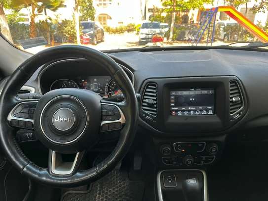 Voiture a vendre image 4