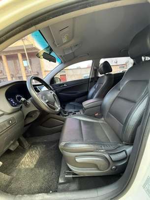 Avant hyundai tucson 2018 autamtique diasel.full option image 2