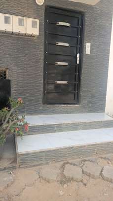 À louer, appartement rez-de-chaussée image 4