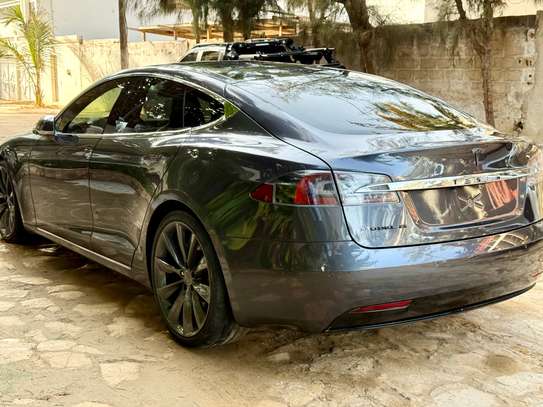 Tesla model s image 12