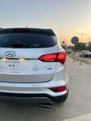 HYUNDAI SANTA FE 2017 image 6