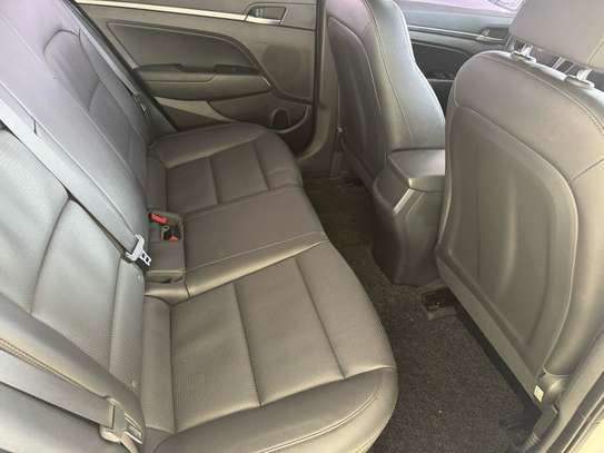 Hyundai Avante 2017 image 4