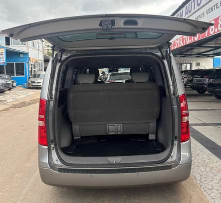 Hyundai Starex van 12 places Full options image 8